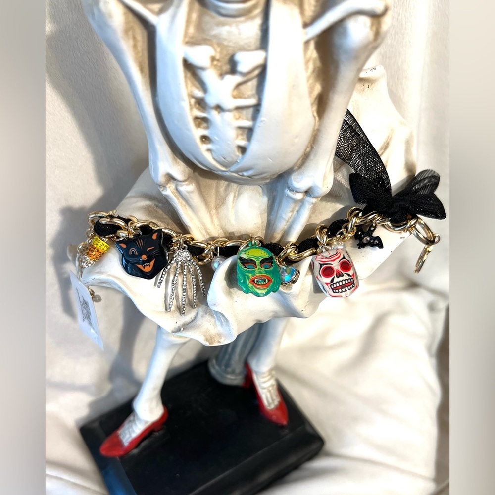 Betsey Johnson Halloween Vintage Inspired Charm Bracelet New